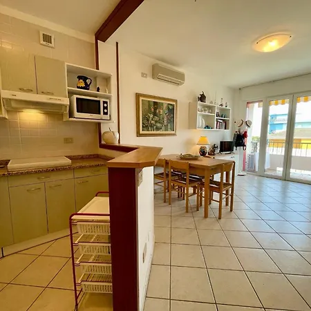 Bright With Pool Apartman