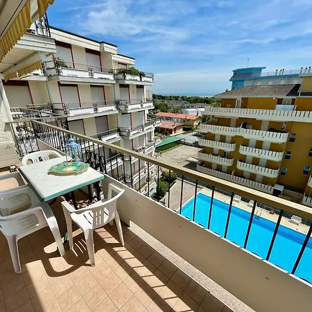 Apartamento Bright With Shared Pool