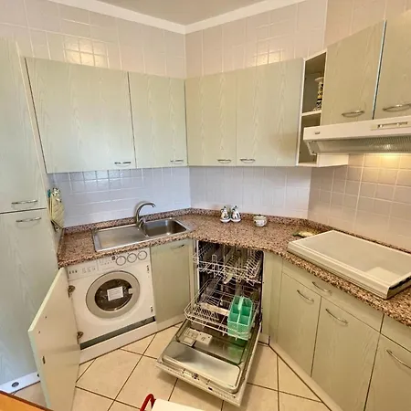 Bright With Shared Pool Apartamento