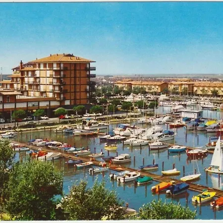 Bright With Shared Pool 아파트 *