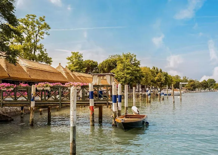 アパート Bright With Shared Pool *